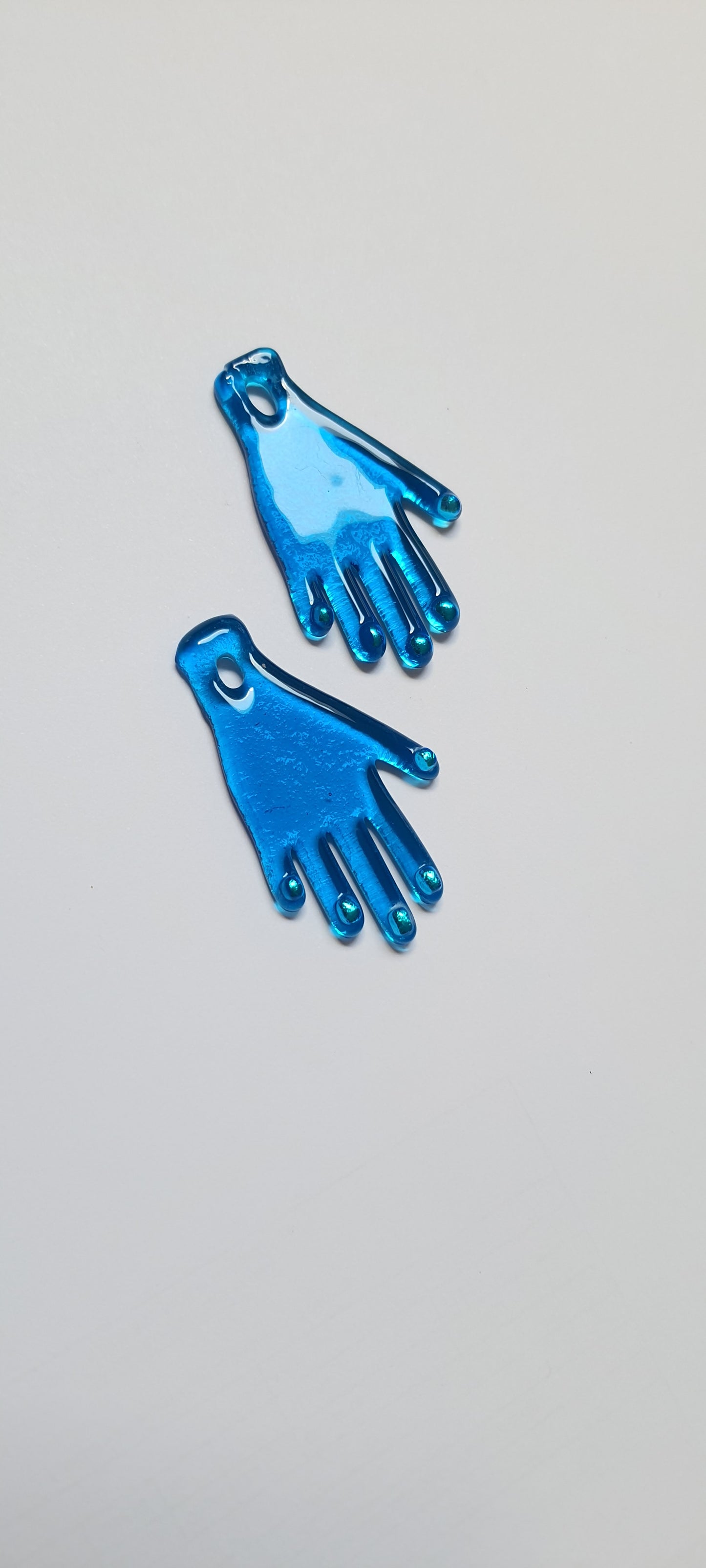 Blue Alien Hands (unica)